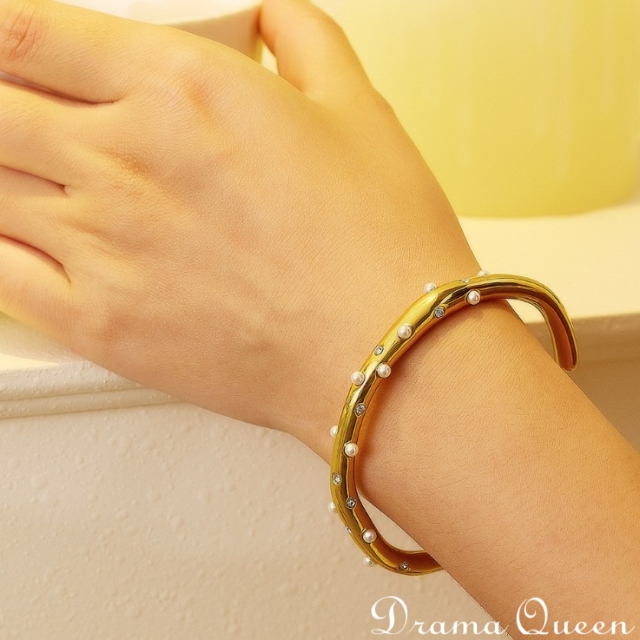 Lea Bangle