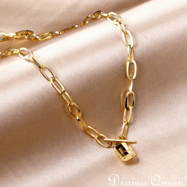 Paris Necklace
