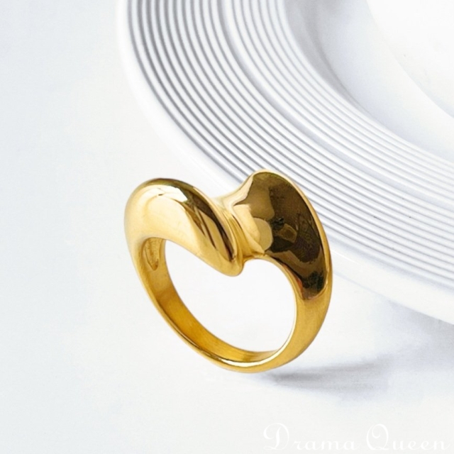 Vicky  Ring